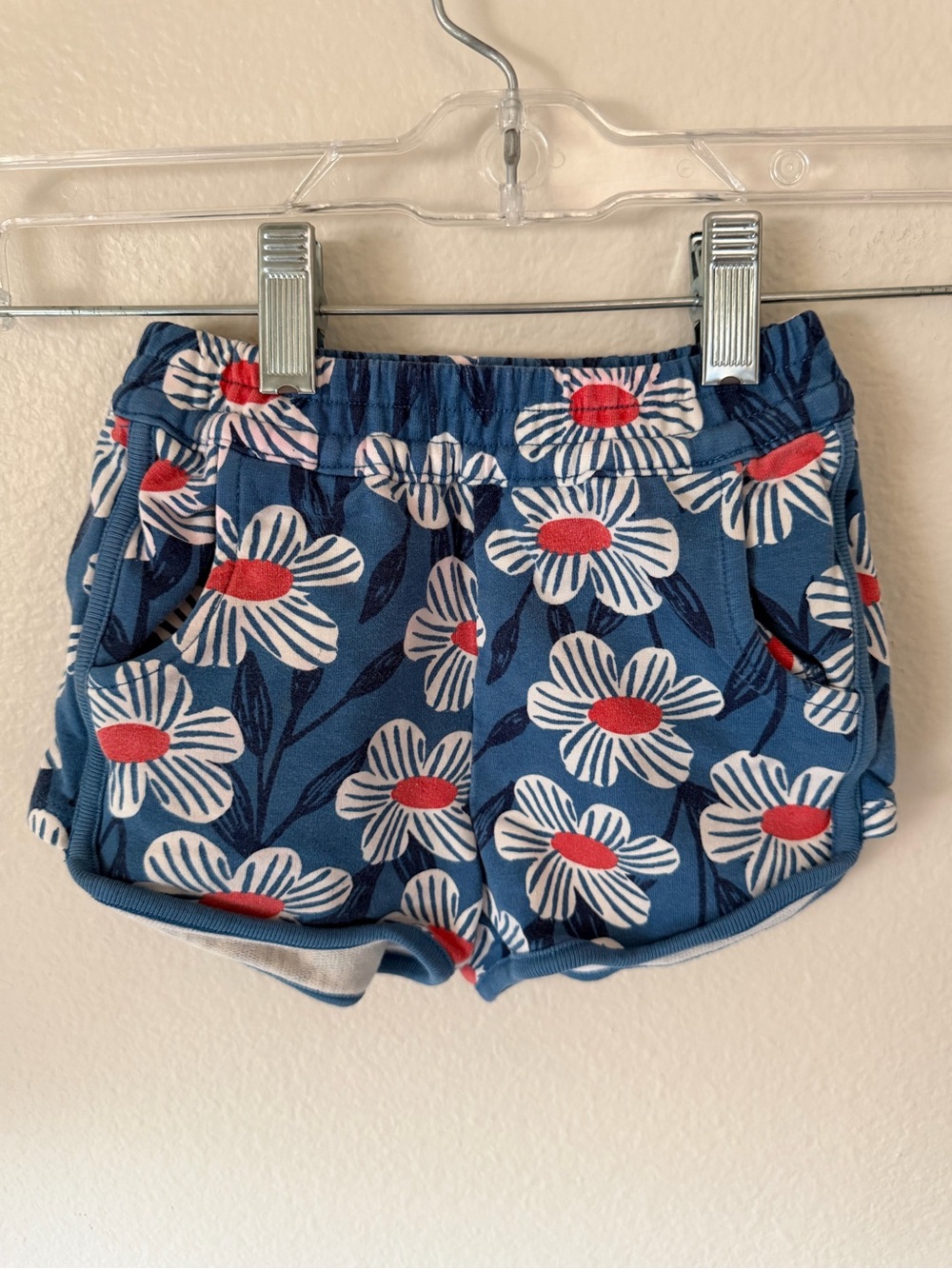 Hanna Andersson Navy Floral Knit Shorts with Red Centers